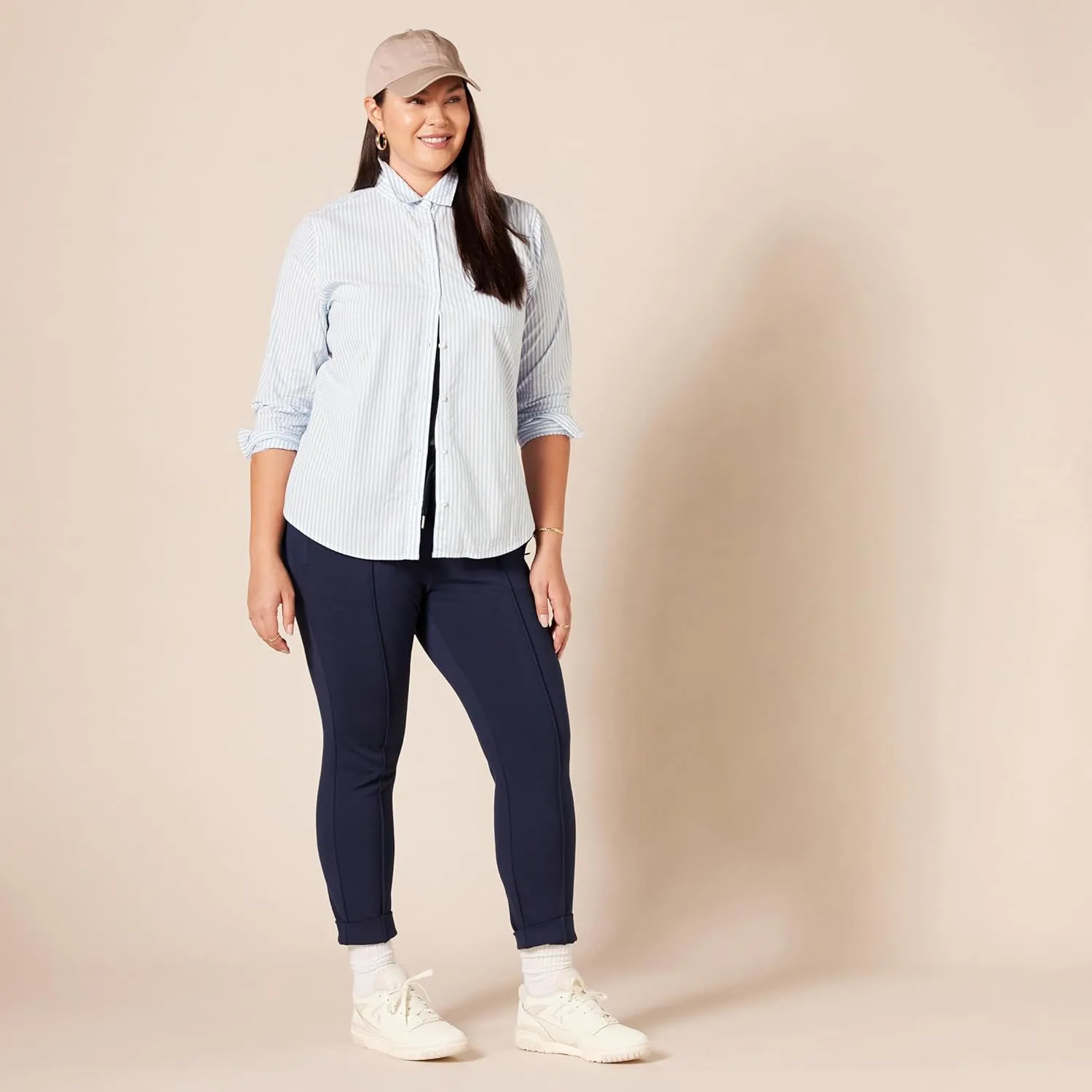 Amazon Essentials Women's Classic-Fit Long-Sleeve Button-Down Poplin Shirt