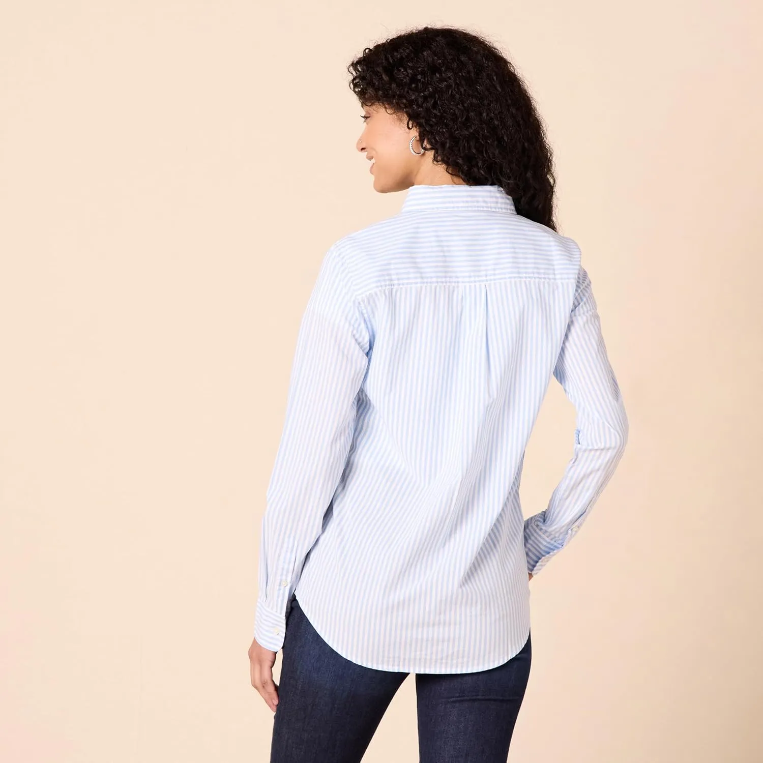 Amazon Essentials Women's Classic-Fit Long-Sleeve Button-Down Poplin Shirt