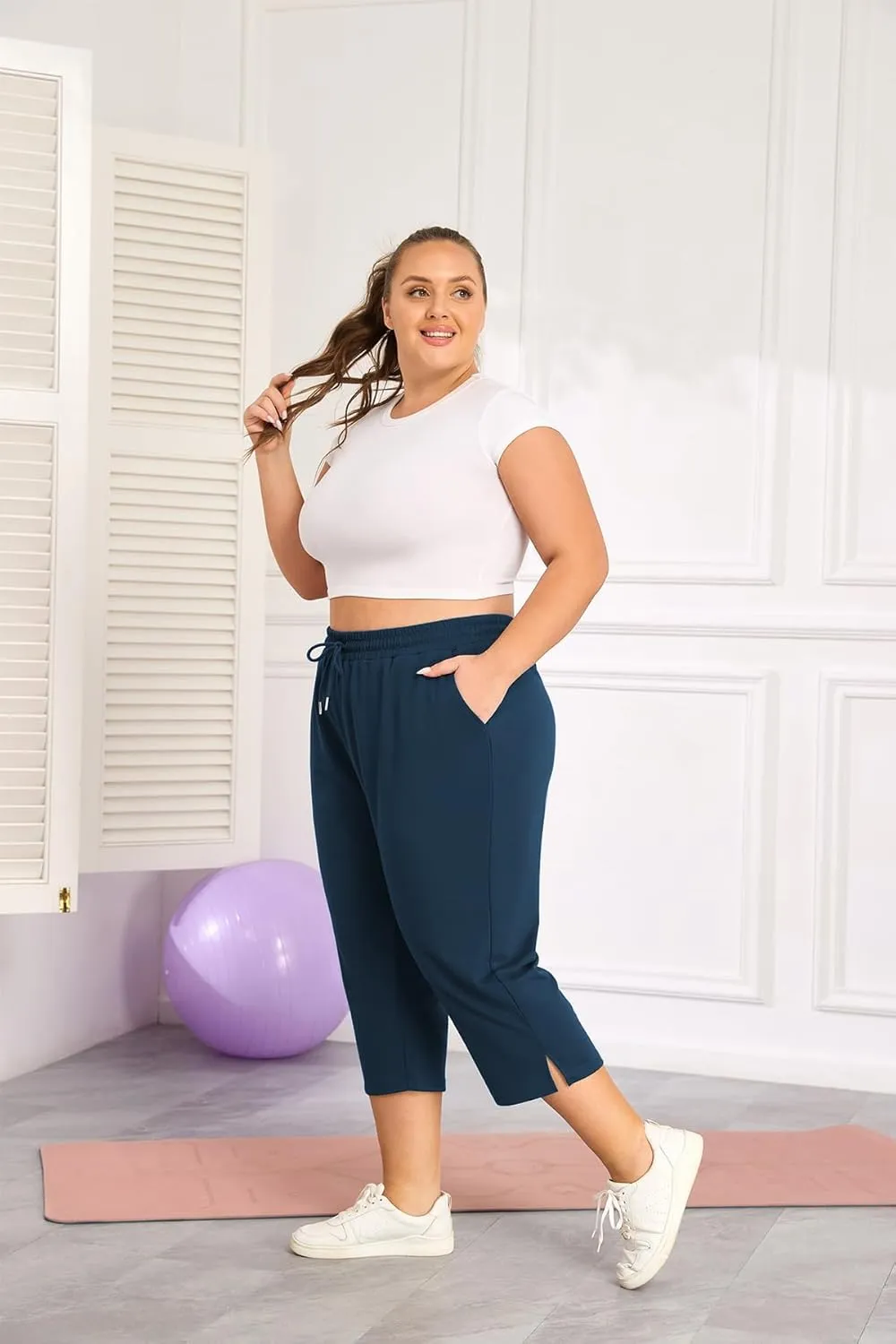 Plus Size Capri Pants for Women Loose Fit Yoga Pants with Pockets Workout Activewear Sweatpants